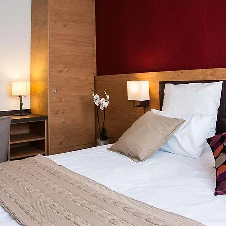 Le Brit Zenith Hotel