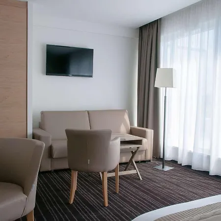 Le Brit Zenith 4* Straßburg