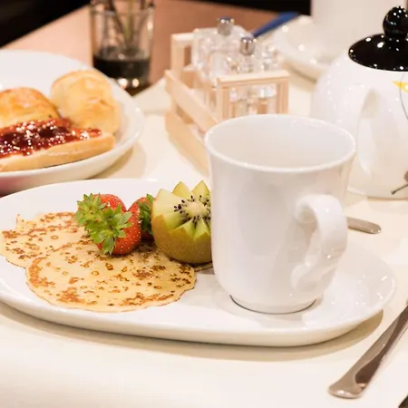 Le Brit Zenith Hotel