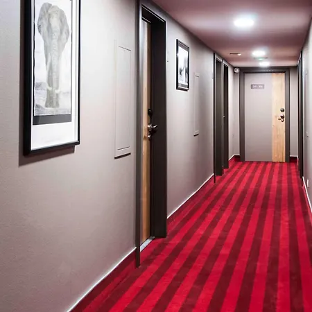 Le Brit Zenith Hotell 4*