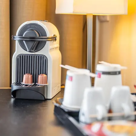 Le Brit Zenith Hotell