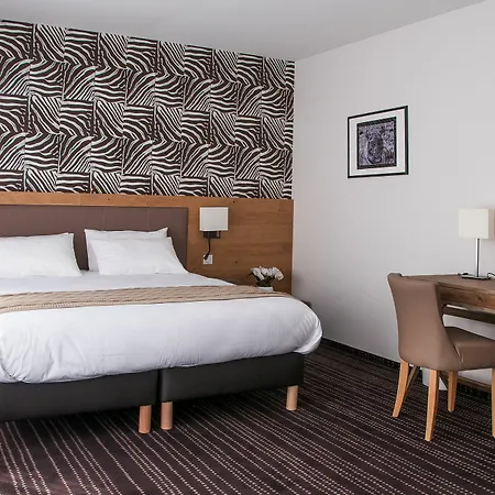 Le Brit Zenith Hotel