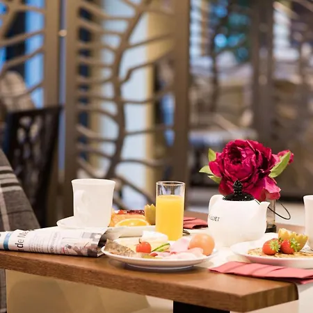 Le Brit Zenith Hotel